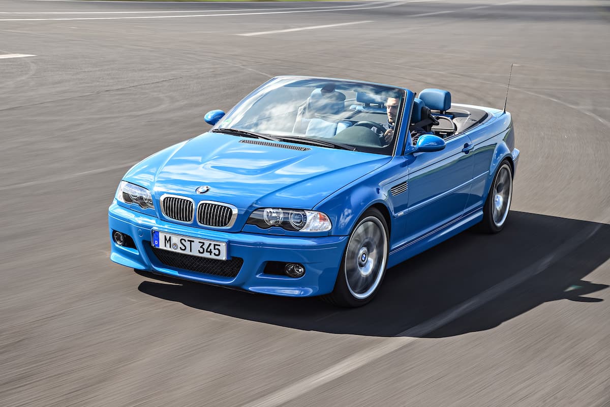 Jenis Warna Biru pada BMW
