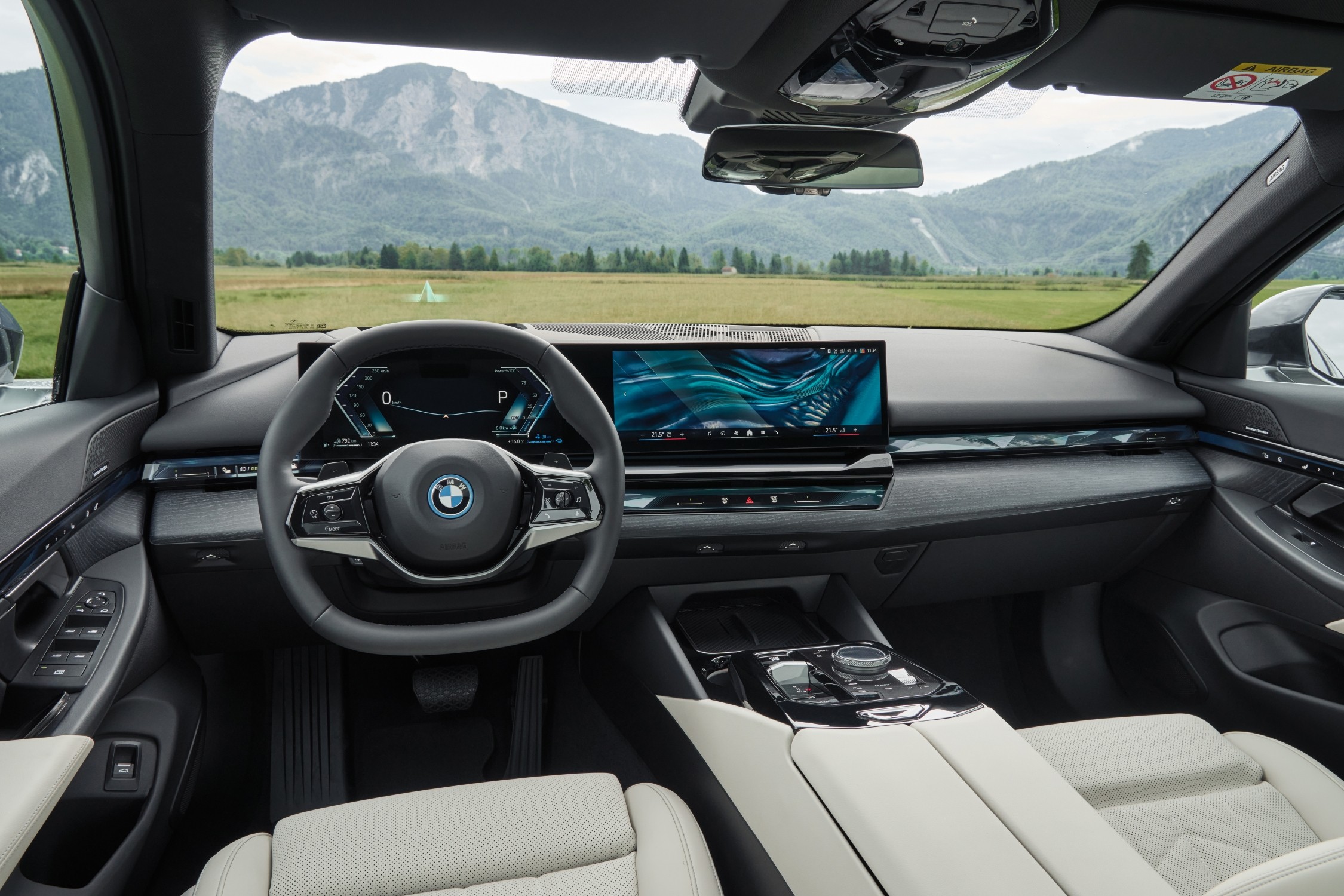 Mitos & Fakta Menarik Tentang Mobil BMW Yang Harus Kamu Tahu!