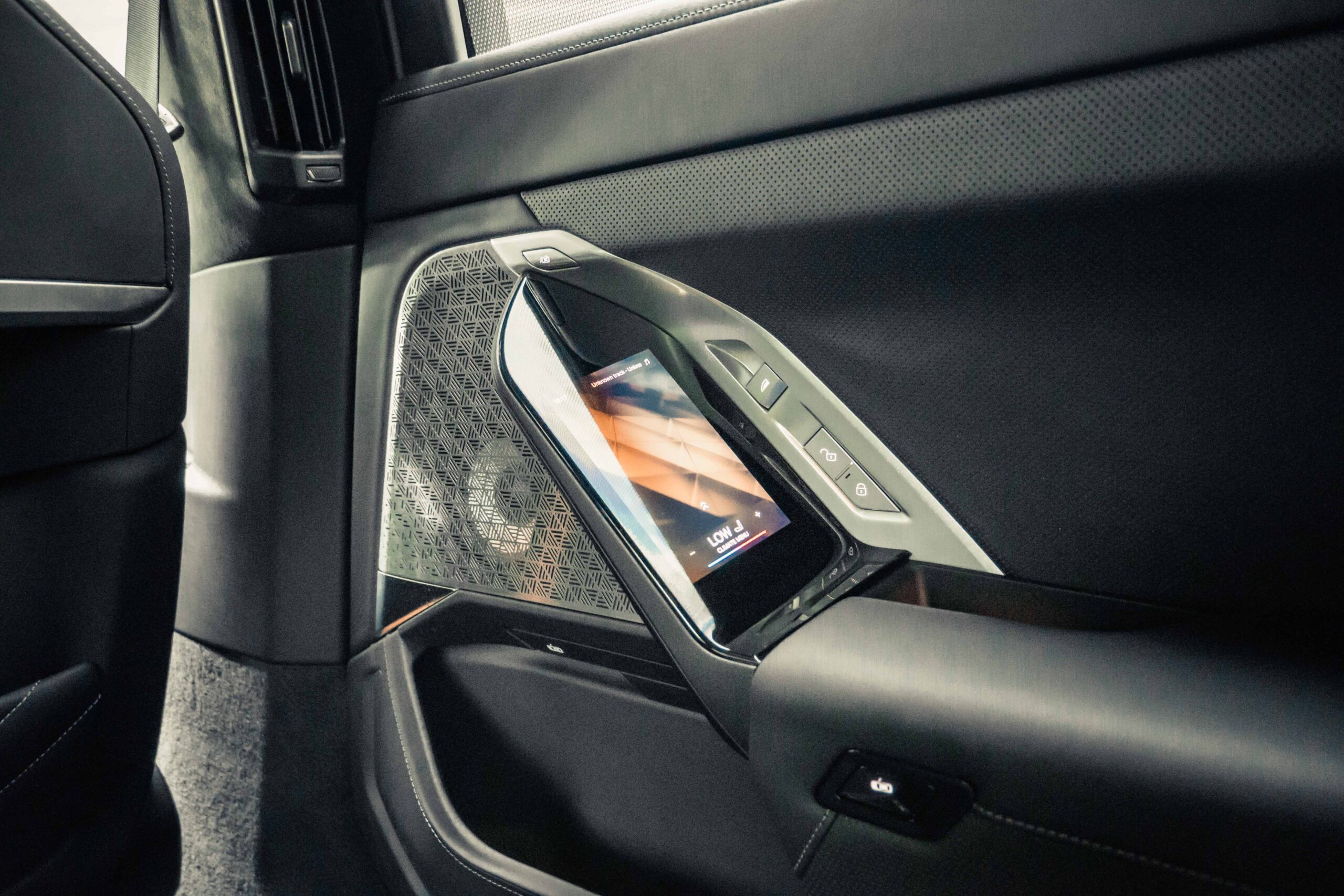 Warna Mobil Pengaruh Ke Suhu Mobil: Fakta atau Mitos?