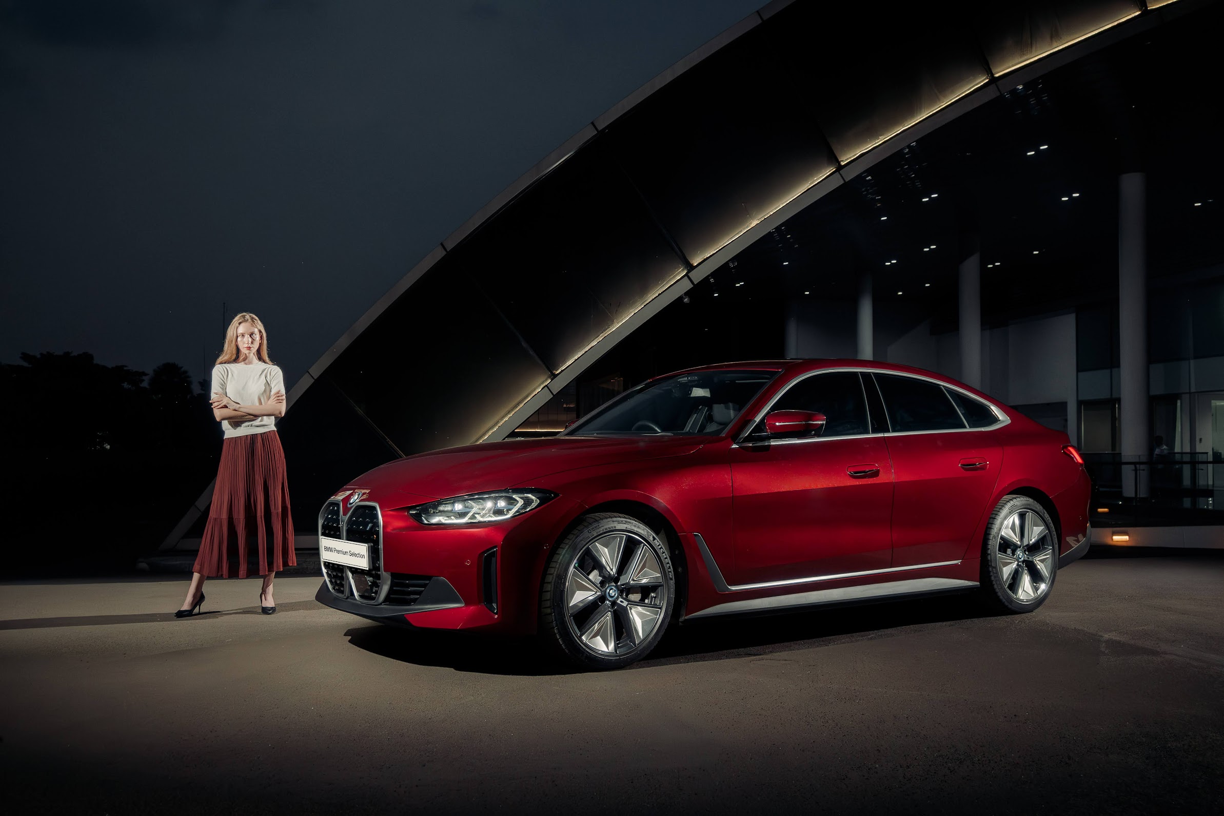 BMW vs. Mobil Listrik Lain: Mengapa Harga Bukan Sekadar Angka?
